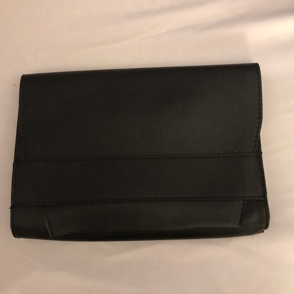 NWOT Summer & Rose leather clutch